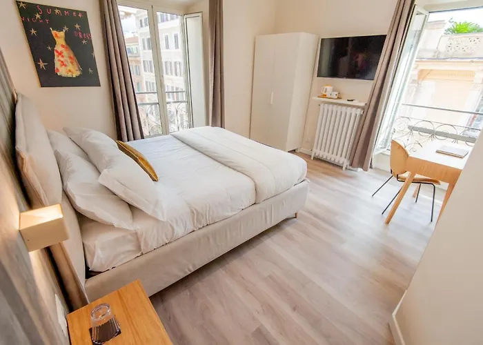 Design 18 Charming Rooms